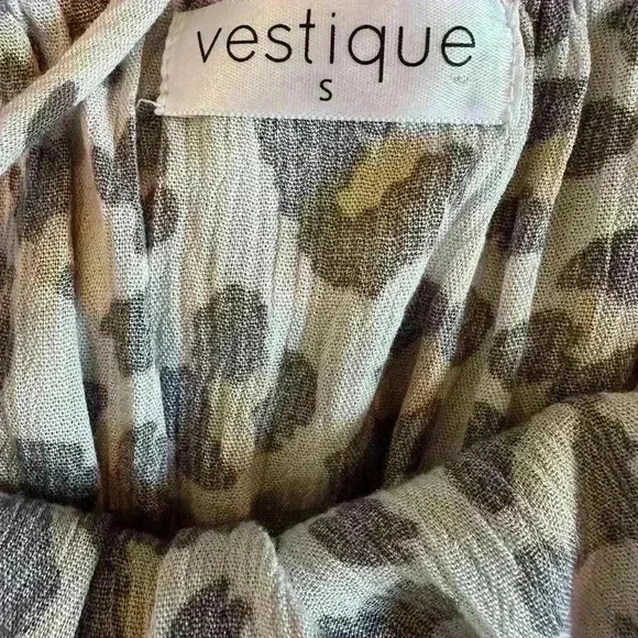 Vestique Miss Life of the Party Animal Print Top Size Small - like new - Picture 4 of 5